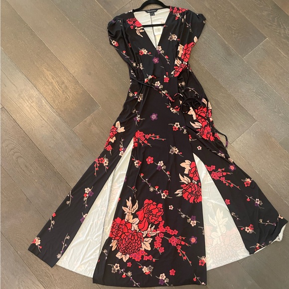 Asian inspired v-neck black dress with red/pink/purple floral pattern. - Picture 2 of 6